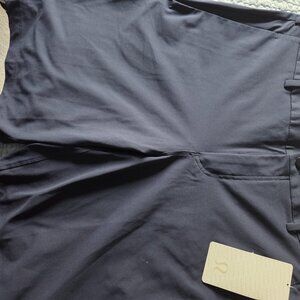 Lululemon  golf  or dainty shor